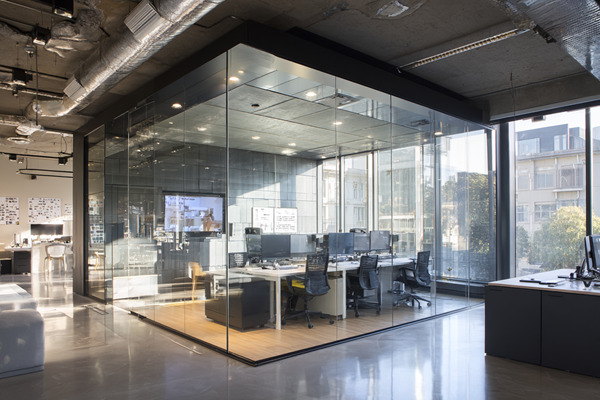 Toughened Laminated Glass Brings in Natural Light and Thermal Comfort.